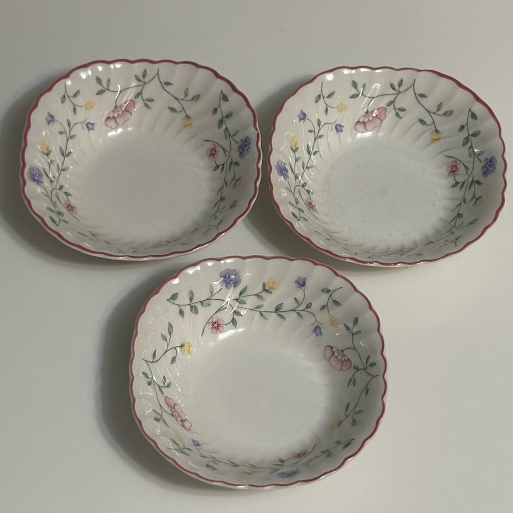Johnson Brothers White Ceramic dessert bowls.